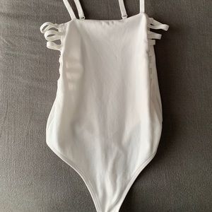 WHITE BODY SUIT